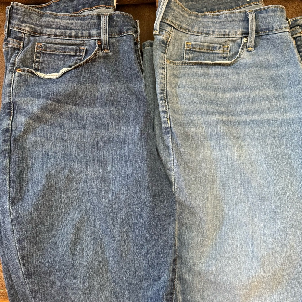 Women’s Denizen jeans size 12/31, high-rise skinny fit gently used
